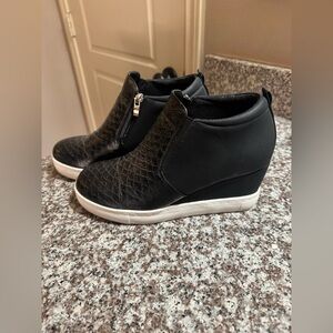 Athletfit Black Wedge Ankle Boots women’s 7